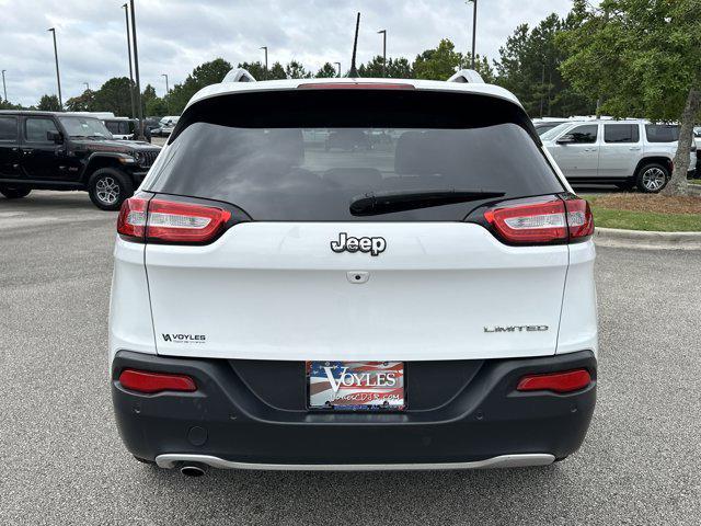 Photo of 2018 Bright White Clearcoat Jeep Cherokee