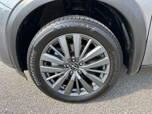 Photo of 2022 Gun Metallic Nissan Pathfinder