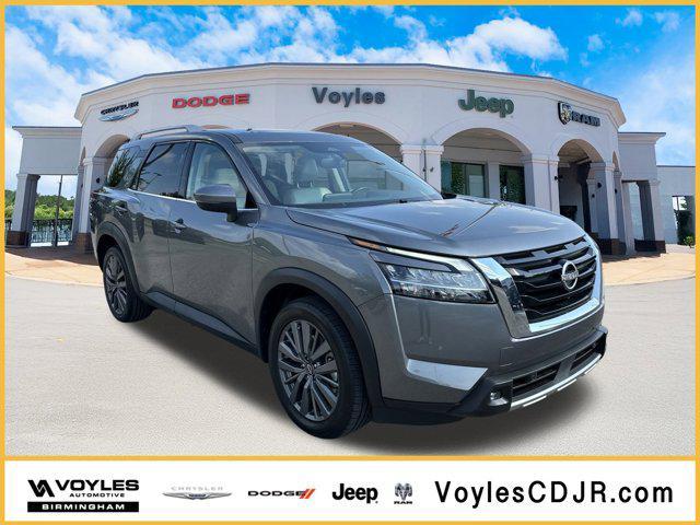 Photo of 2022 Gun Metallic Nissan Pathfinder