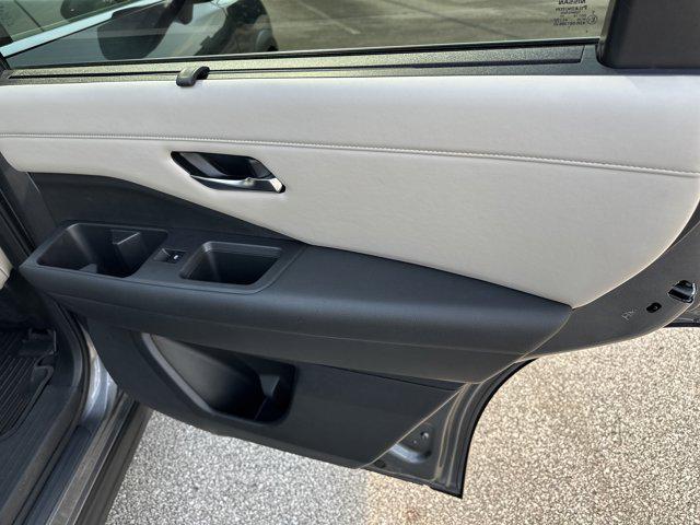 Photo of 2022 Gun Metallic Nissan Pathfinder