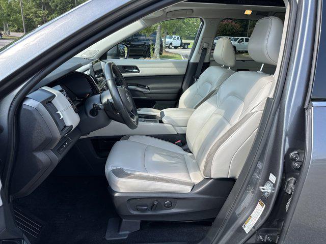 Photo of 2022 Gun Metallic Nissan Pathfinder