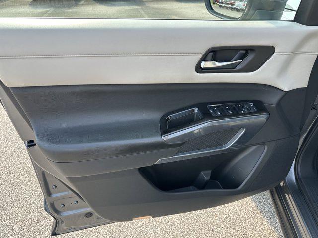 Photo of 2022 Gun Metallic Nissan Pathfinder