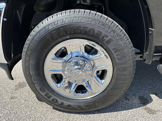 Photo of 2025 Diamond Black Crystal Pearlcoat RAM 2500