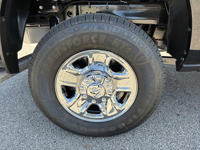 Photo of 2025 Diamond Black Crystal Pearlcoat RAM 2500