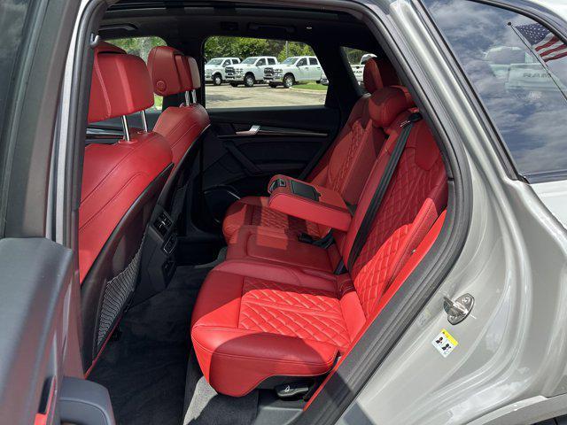 Photo of 2022 Gray Audi SQ5