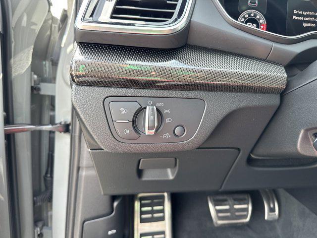 Photo of 2022 Gray Audi SQ5