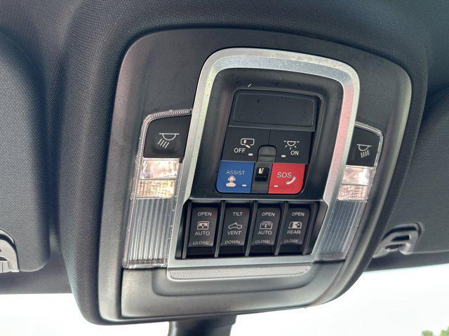 Photo of 2023 Bright White Clearcoat RAM 1500