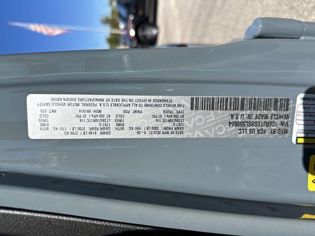 Photo of 2025 Anvil Clearcoat Jeep Gladiator