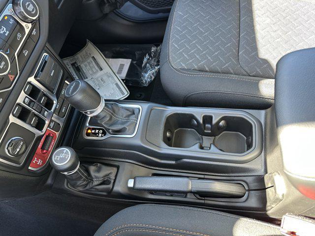 Photo of 2025 Anvil Clearcoat Jeep Gladiator