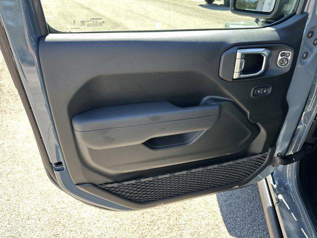 Photo of 2025 Anvil Clearcoat Jeep Gladiator