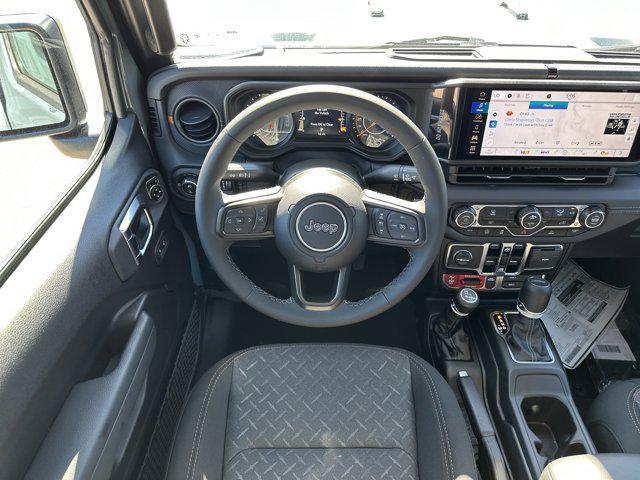 Photo of 2025 Anvil Clearcoat Jeep Gladiator