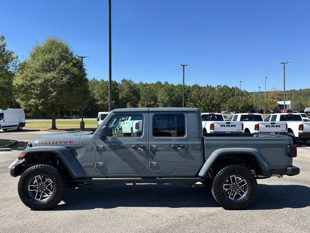 Photo of 2025 Anvil Clearcoat Jeep Gladiator