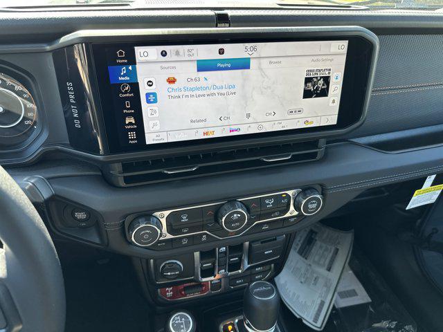 Photo of 2025 Anvil Clearcoat Jeep Gladiator
