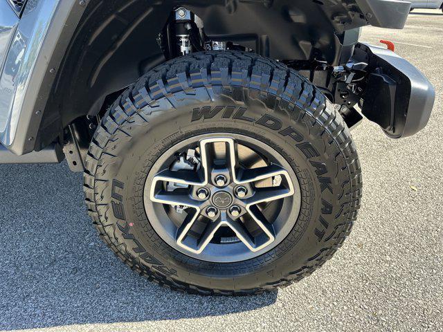 Photo of 2025 Anvil Clearcoat Jeep Gladiator