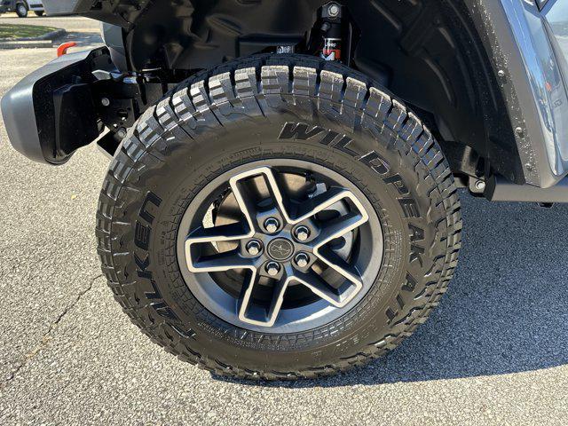 Photo of 2025 Anvil Clearcoat Jeep Gladiator