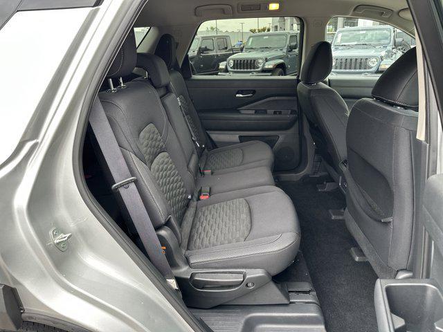 Photo of 2022 Brilliant Silver Metallic Nissan Pathfinder