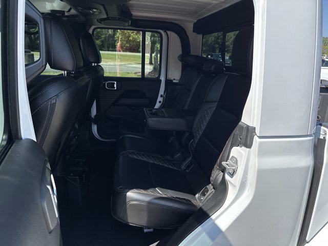 Photo of 2021 Bright White Clearcoat Jeep Gladiator