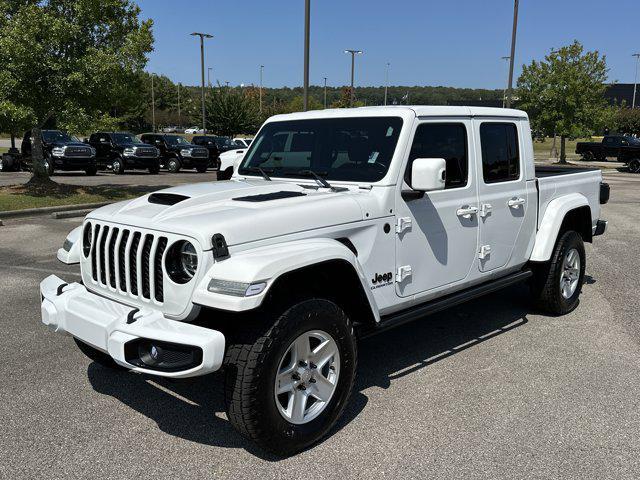 Photo of 2021 Bright White Clearcoat Jeep Gladiator