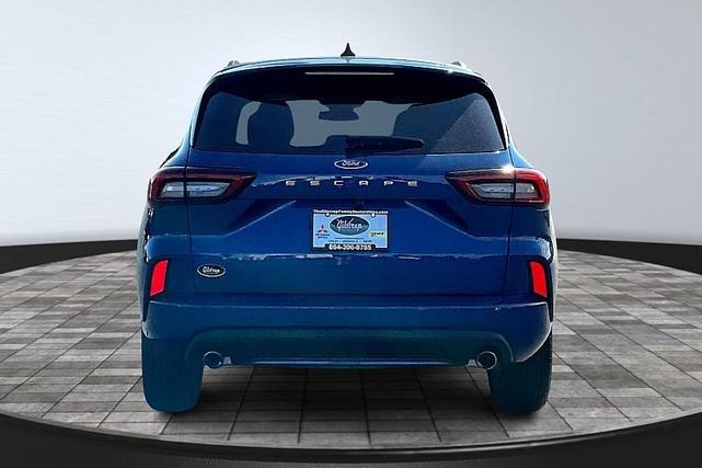 Photo of 2023 BLUE Ford Escape