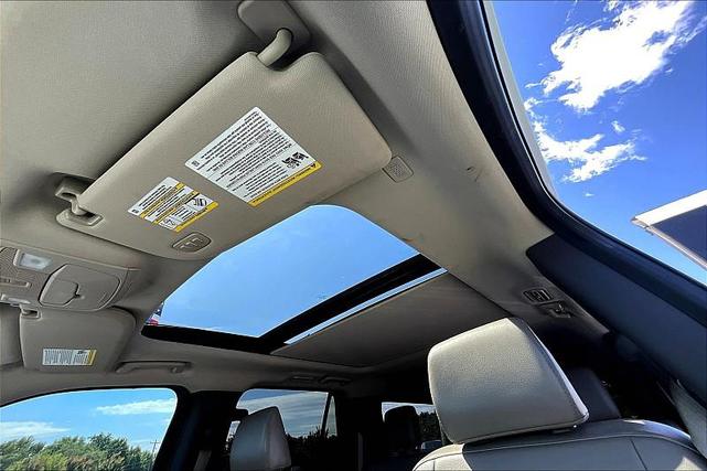 Photo of 2021 STAR WHITE Ford Expedition Max