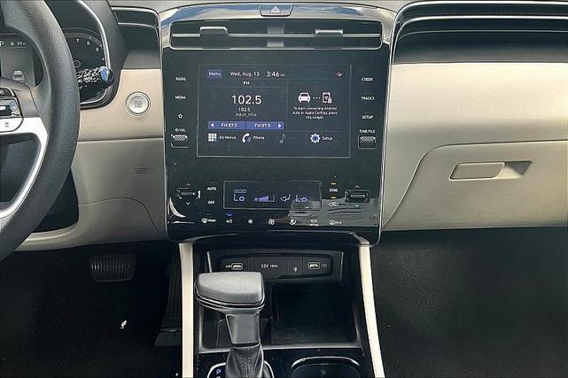 Photo of 2024 White Pearl Hyundai TUCSON