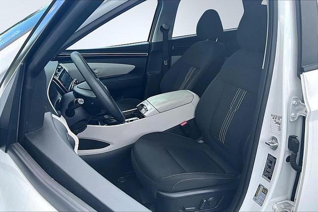Photo of 2024 White Pearl Hyundai TUCSON