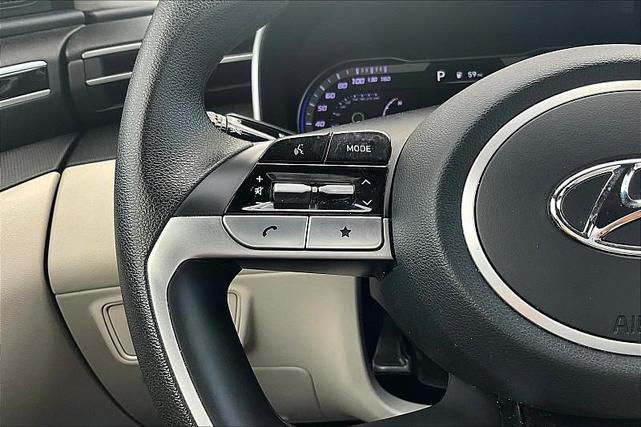 Photo of 2024 White Pearl Hyundai TUCSON