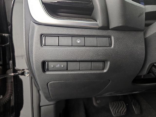 Photo of 2023 Black Nissan Rogue