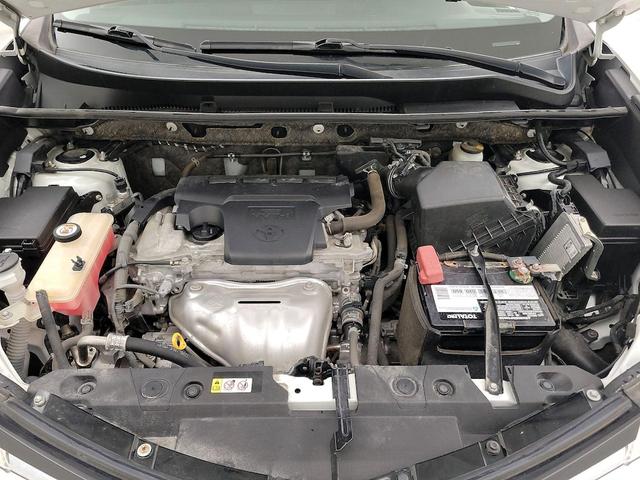 Photo of 2018 White Toyota RAV4