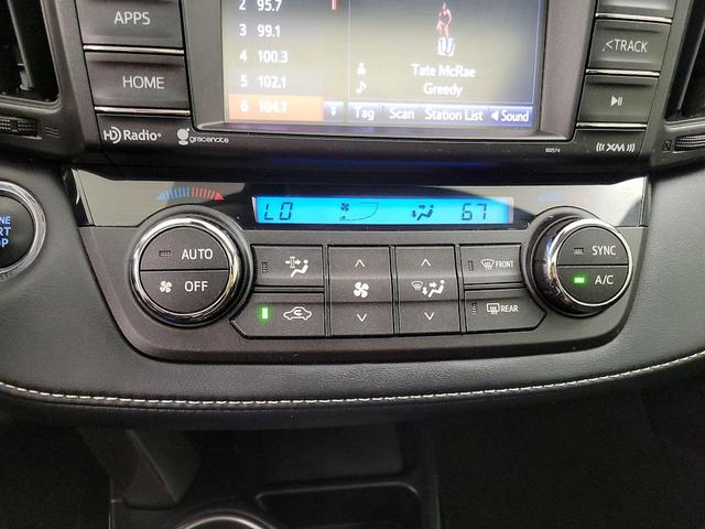Photo of 2018 White Toyota RAV4