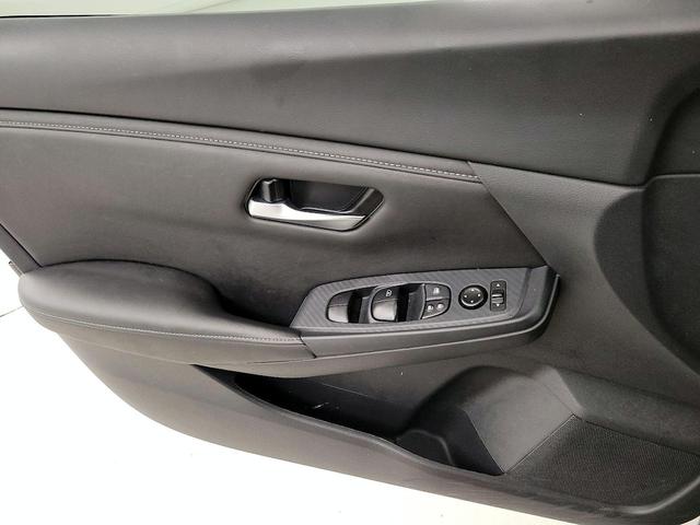 Photo of 2024 Black Nissan Sentra