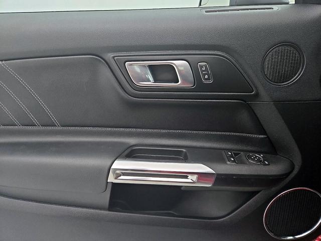 Photo of 2020 Red Ford Mustang