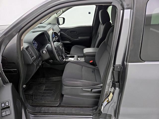 Photo of 2022 Gray Nissan Frontier