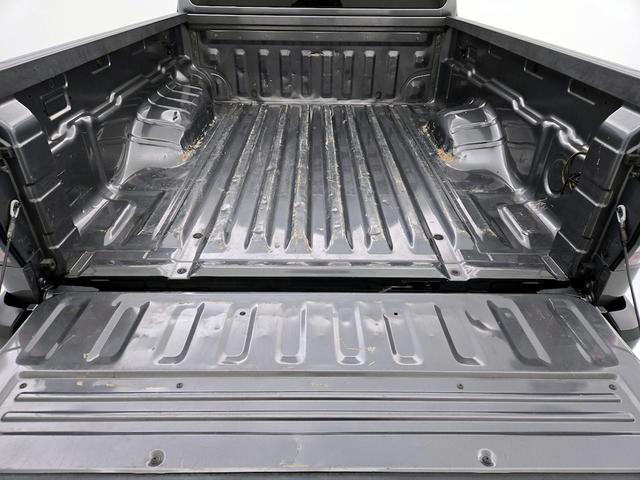 Photo of 2022 Gray Nissan Frontier