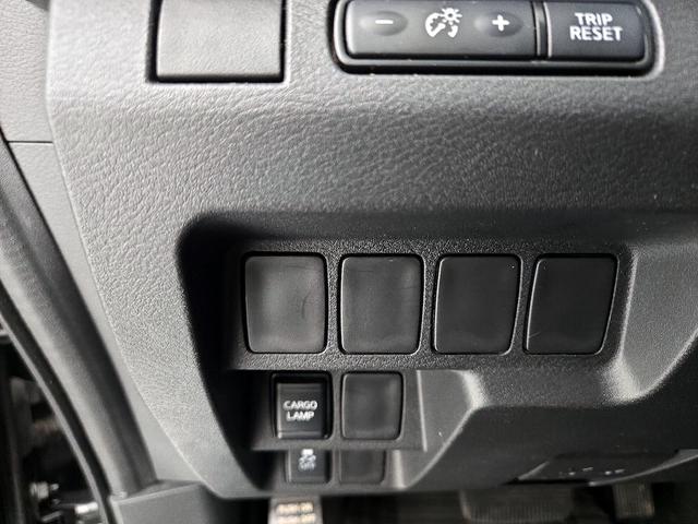 Photo of 2022 Gray Nissan Frontier