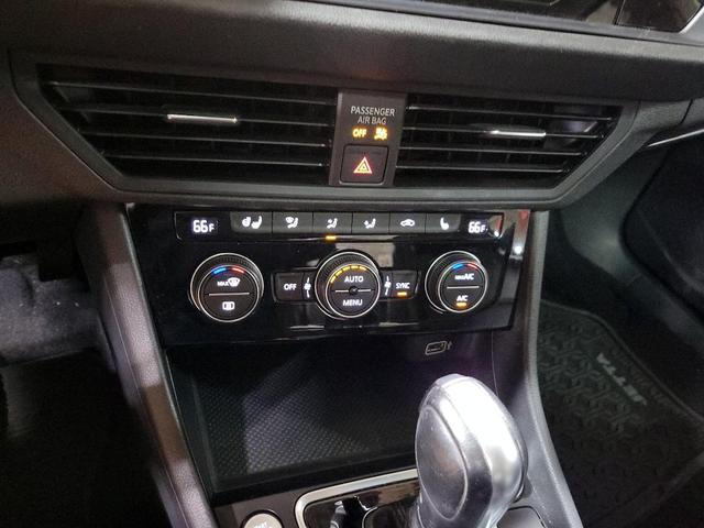 Photo of 2019 Blue Volkswagen Jetta