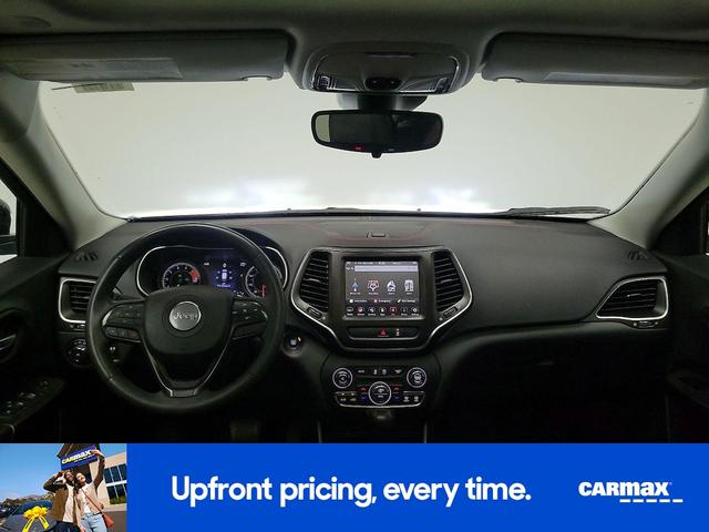 Photo of 2022 Gray Jeep Cherokee