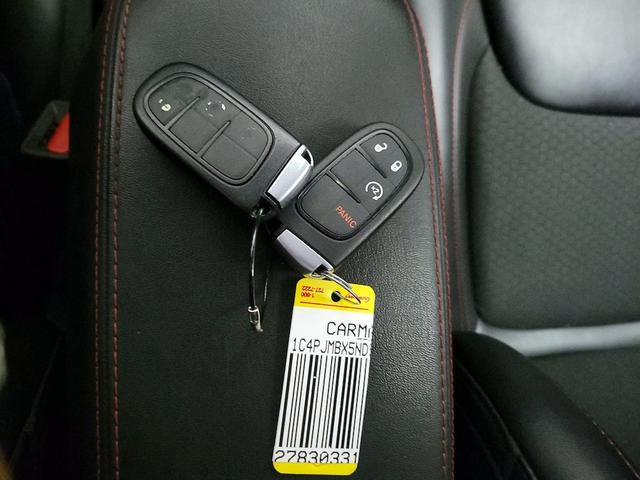 Photo of 2022 Gray Jeep Cherokee