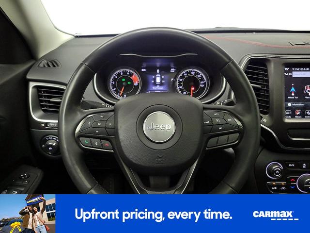 Photo of 2022 Gray Jeep Cherokee