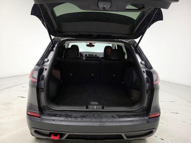 Photo of 2022 Gray Jeep Cherokee