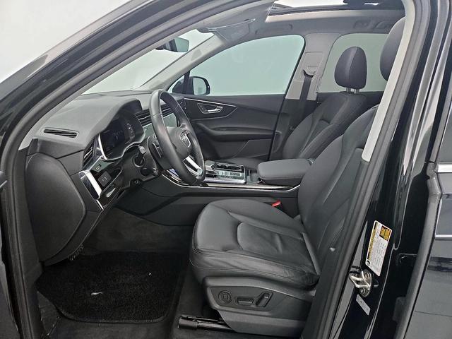 Photo of 2022 Black Audi Q7