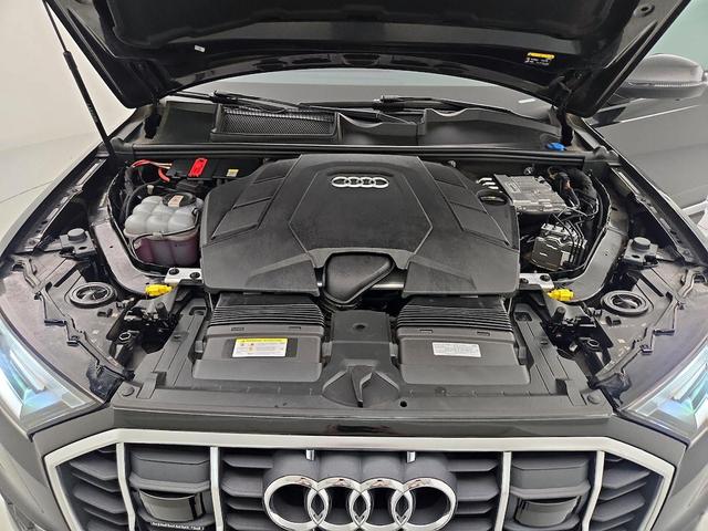 Photo of 2022 Black Audi Q7