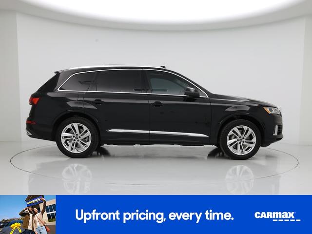 Photo of 2022 Black Audi Q7