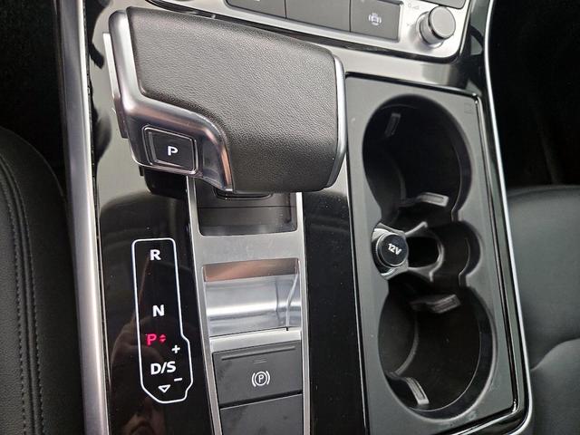 Photo of 2022 Black Audi Q7