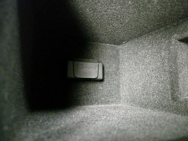 Photo of 2016 Gray Audi Q3