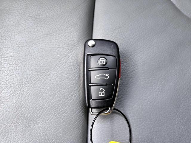Photo of 2016 Gray Audi Q3