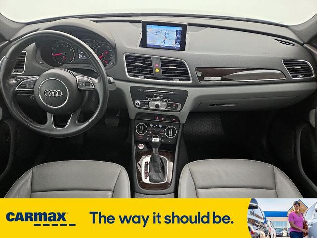 Photo of 2016 Gray Audi Q3