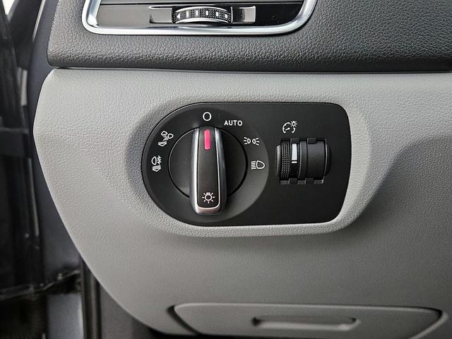 Photo of 2016 Gray Audi Q3