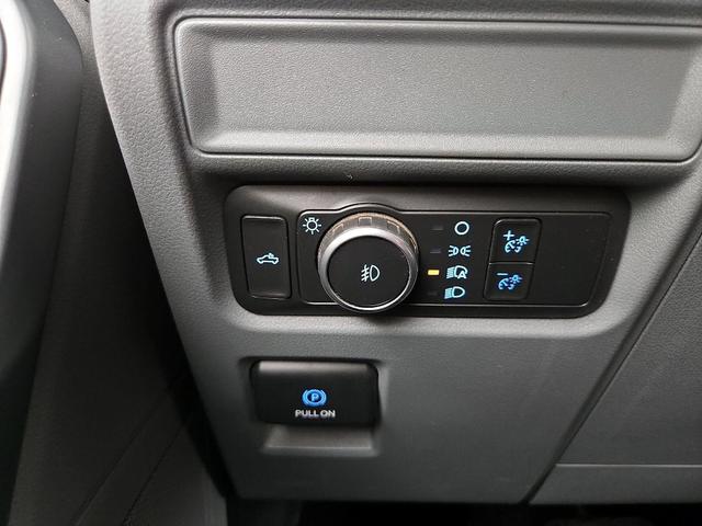Photo of 2022 White Ford F-150