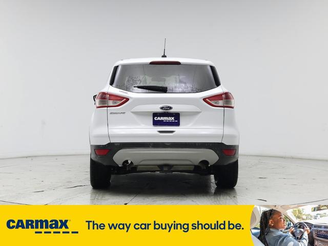 Photo of 2014 White Ford Escape